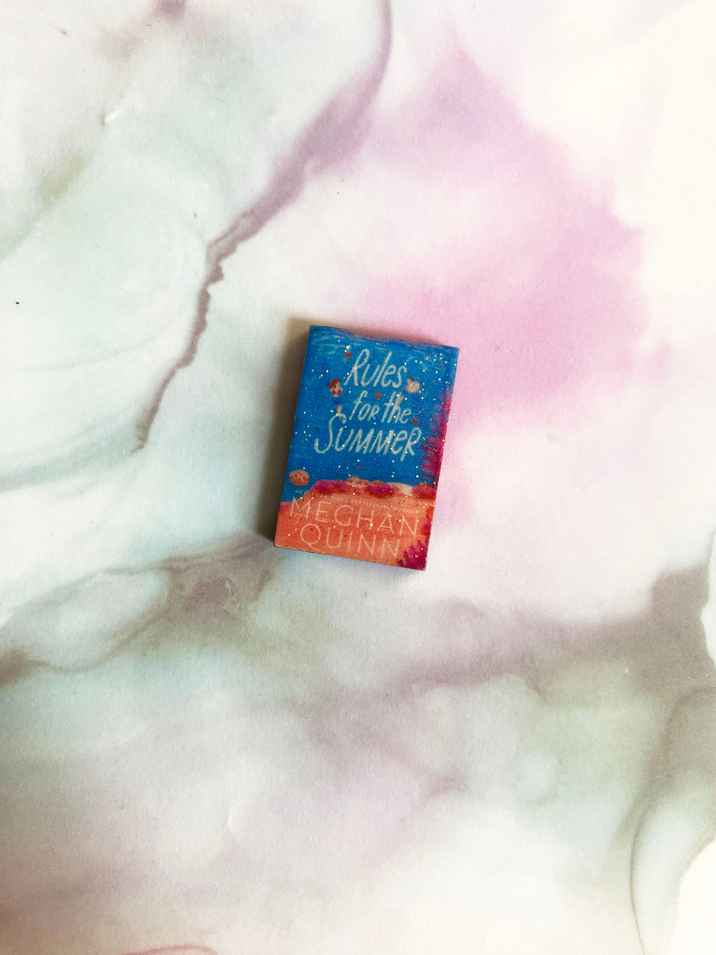 Quinn Book Pin