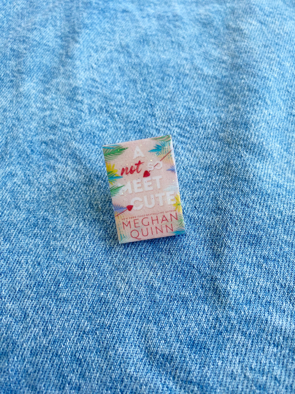 Quinn Book Pin