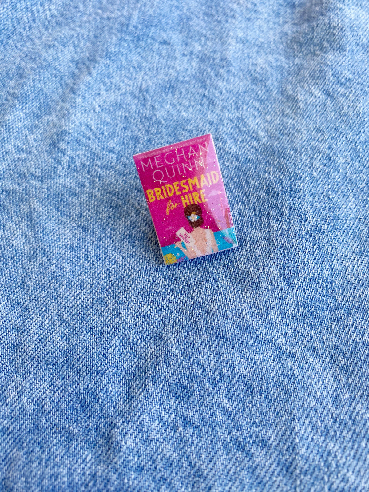 Quinn Book Pin